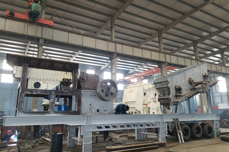 顎破反擊破一體機(jī)，四組合移動(dòng)打石機(jī)
