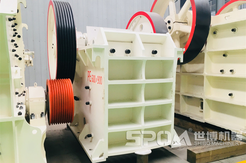 顎破碎石機(jī)