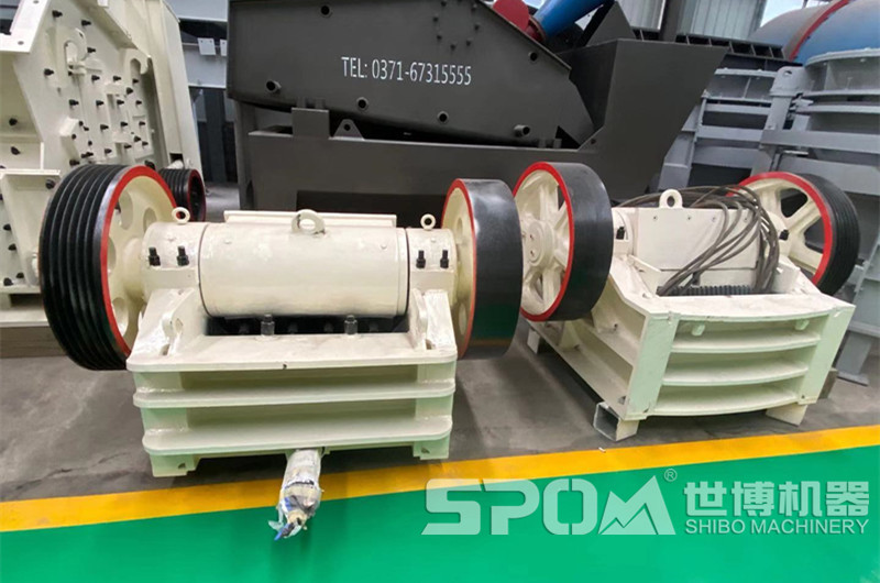 世博車間小型細鄂破成品，150x750細顎破碎機