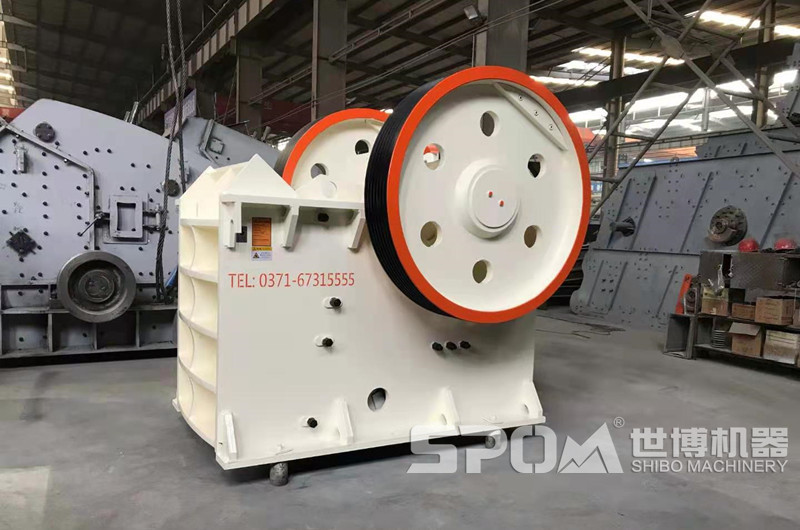 顎式破碎機(jī)，打鵝卵石機(jī)器